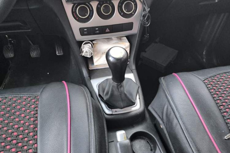 Used CHANGAN KAICHENG Ounuo S 2015 1.5L Jinouno Luxury Model Gear Lever