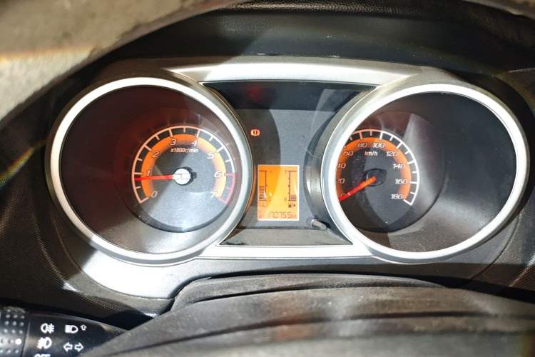 Used CHANGAN KAICHENG Ounuo S 2015 1.5L CNG Model Odometer Close Up
