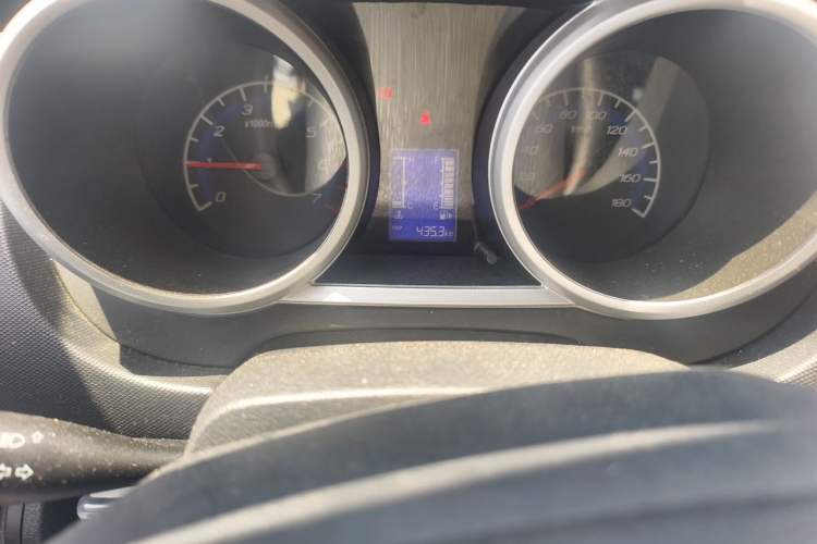Used CHANGAN KAICHENG Ounuo S 2015 1.5L CNG Model Odometer Close Up