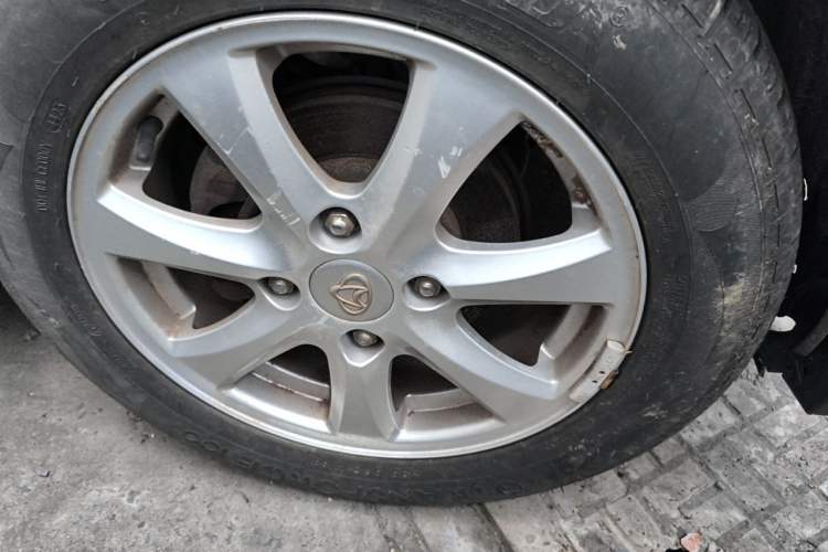 Used CHANGAN KAICHENG Ounuo S 2015 1.5L Jinouno Luxury Model Right Front Wheel Hub