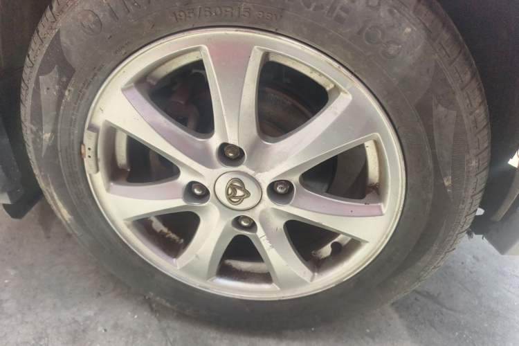 Used CHANGAN KAICHENG Ounuo S 2015 1.5L CNG Model Right Front Wheel Hub