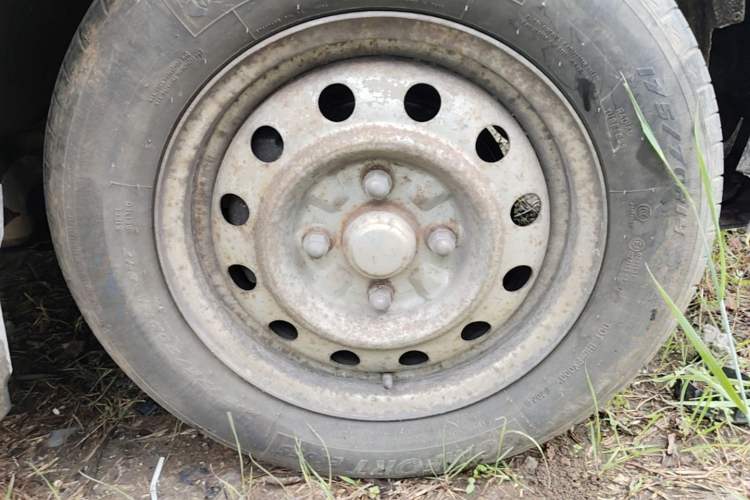 Used CHANGAN KAICHENG Ounuo S 2015 1.5L Jin Ouno Standard Model Right Front Wheel Hub
