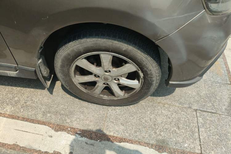 Used CHANGAN KAICHENG Ounuo S 2015 1.5L CNG Model Right Front Wheel Hub