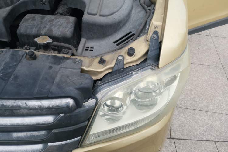 Used CHANGAN KAICHENG Ounuo S 2015 1.5L Jin Ouno Elite Model Engine Bay Left