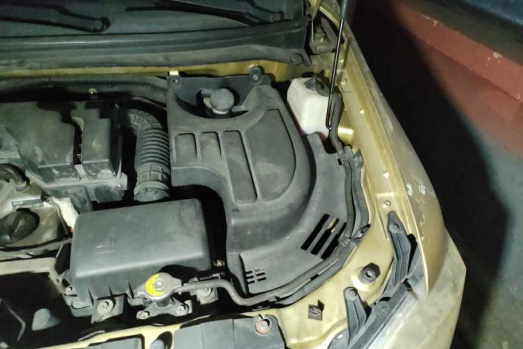 Used CHANGAN KAICHENG Ounuo S 2015 1.5L Jin Ouno Elite Model Engine Bay Left