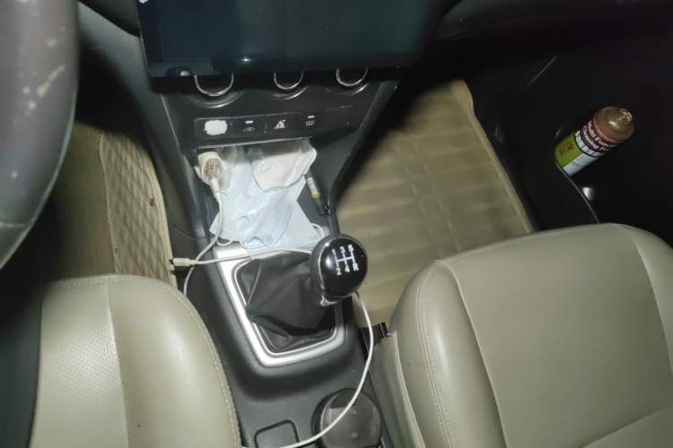 Used CHANGAN KAICHENG Ounuo S 2015 1.5L Jin Ouno Elite Model Gear Lever