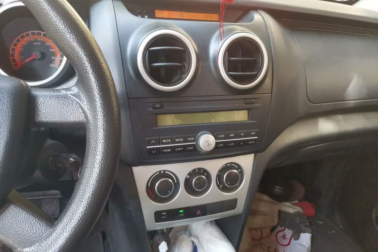 Used CHANGAN KAICHENG Ounuo S 2015 1.5L Jin Ouno Standard Model Audio And AC Panel
