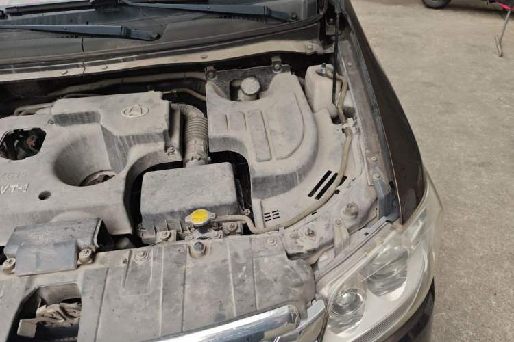 Used CHANGAN KAICHENG Ounuo S 2015 1.5L Jinouno Luxury Model Engine Bay Left