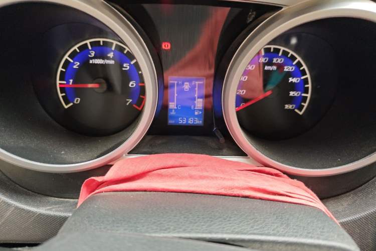 Used CHANGAN KAICHENG Ounuo S 2015 1.5L Jinouno Luxury Model Odometer Close Up