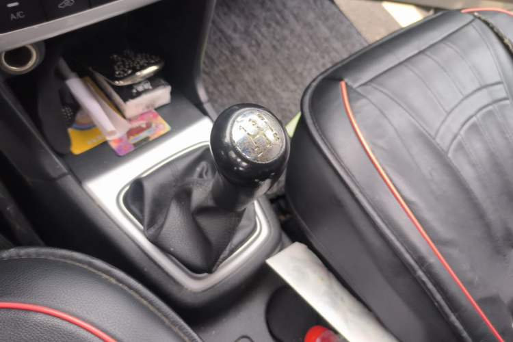 Used CHANGAN KAICHENG Ounuo S 2015 1.5L Jin Ouno Standard Model Gear Lever