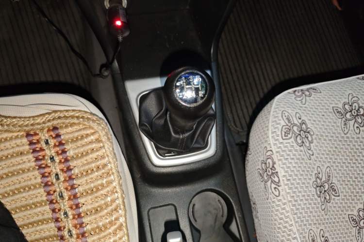 Used CHANGAN KAICHENG Ounuo S 2015 1.5L Jin Ouno Standard Model Gear Lever