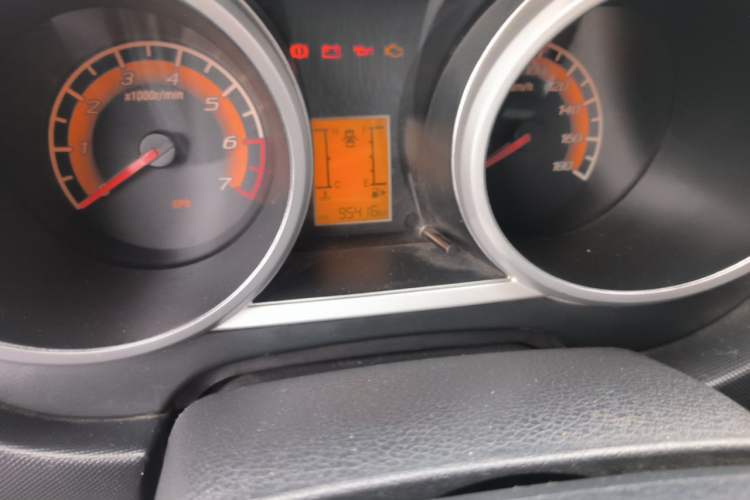Used CHANGAN KAICHENG Ounuo S 2015 1.5L Jin Ouno Standard Model Odometer Close Up