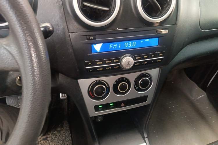 Used CHANGAN KAICHENG Ounuo S 2015 1.5L Jin Ouno Standard Model Audio And AC Panel