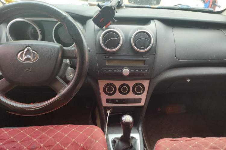 Used CHANGAN KAICHENG Ounuo S 2015 1.5L Jin Ouno Standard Model Center Console