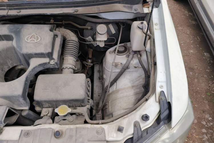 Used CHANGAN KAICHENG Ounuo S 2015 1.5L CNG Model Engine Bay Left