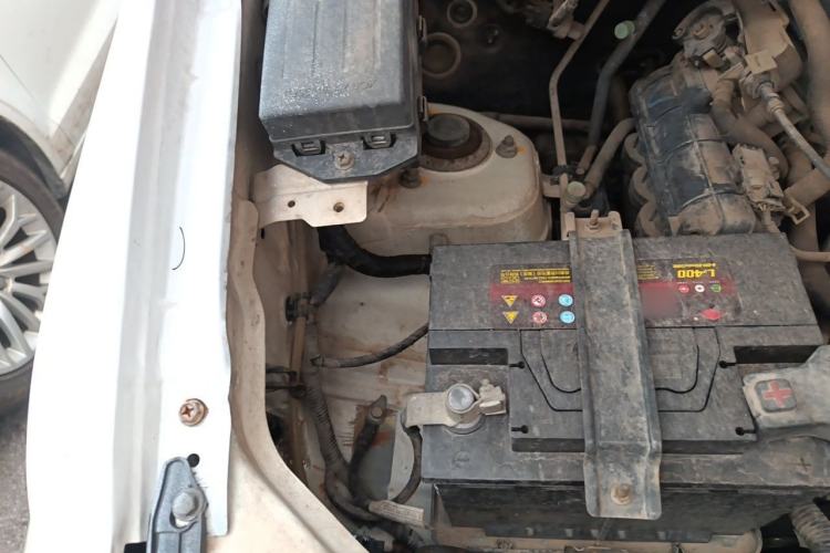 Used CHANGAN KAICHENG Ounuo S 2015 1.5L Jin Ouno Standard Model Engine Bay Right