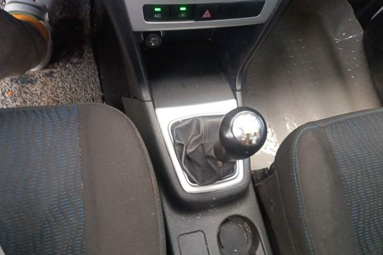 Used CHANGAN KAICHENG Ounuo S 2015 1.5L Jin Ouno Standard Model Gear Lever