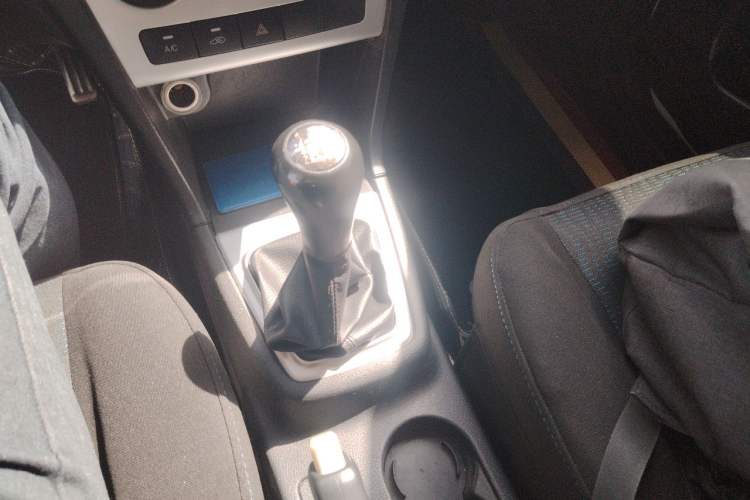 Used CHANGAN KAICHENG Ounuo S 2015 1.5L CNG Model Gear Lever