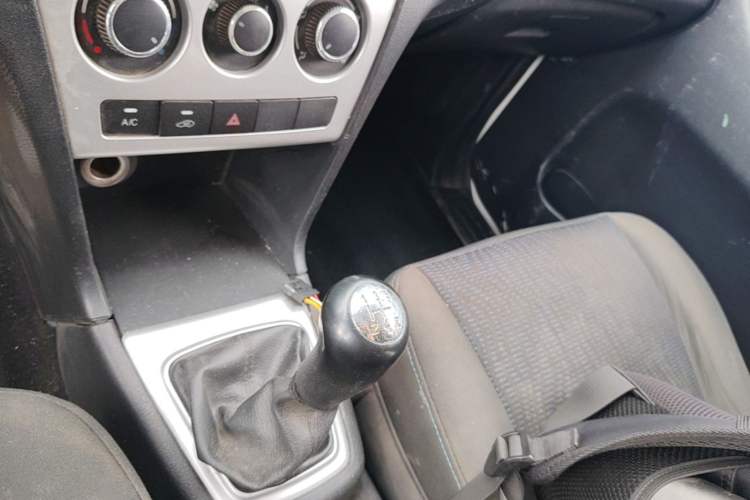 Used CHANGAN KAICHENG Ounuo S 2015 1.5L CNG Model Gear Lever