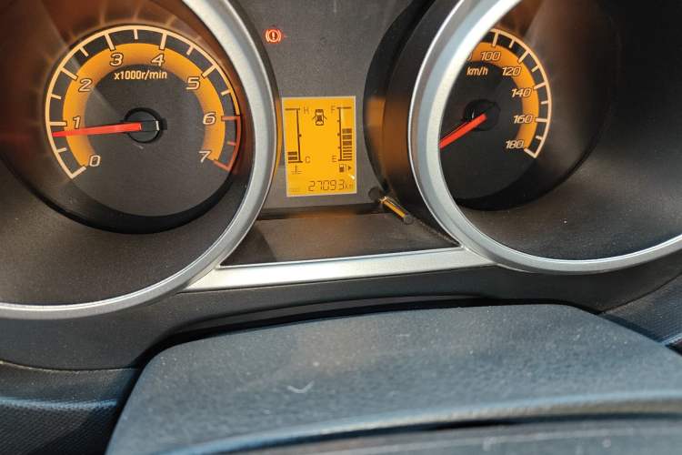 Used CHANGAN KAICHENG Ounuo S 2015 1.5L CNG Model Odometer Close Up