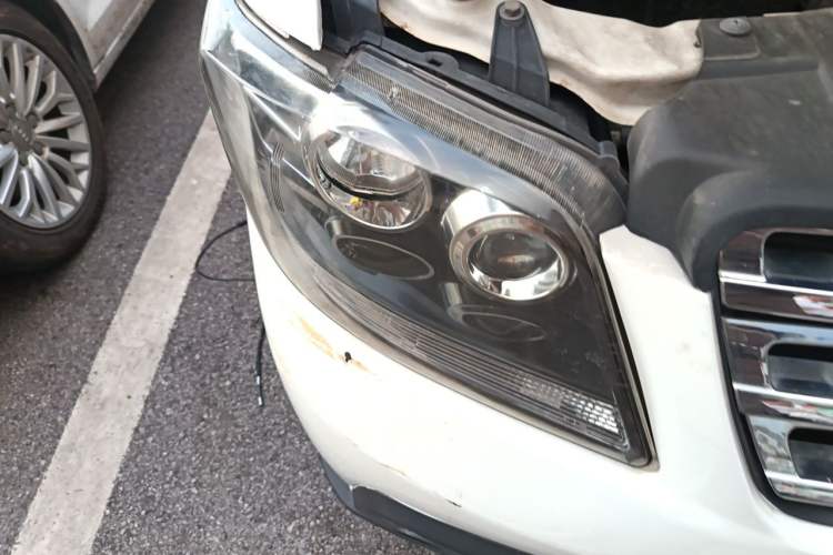 Used CHANGAN KAICHENG Ounuo S 2015 1.5L Jin Ouno Standard Model Right Front Headlight