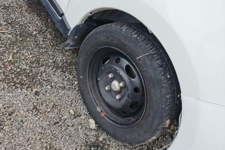 Used CHANGAN KAICHENG Ounuo S 2015 1.5L CNG Model Right Front Wheel Hub