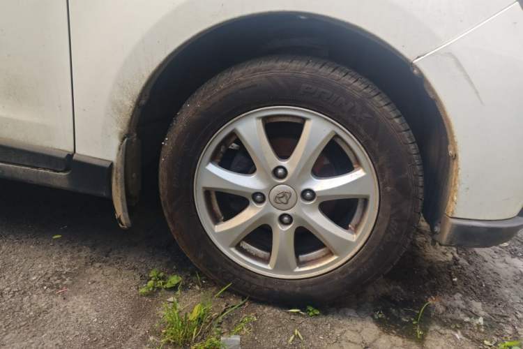 Used CHANGAN KAICHENG Ounuo S 2015 1.5L CNG Model Right Front Wheel Hub