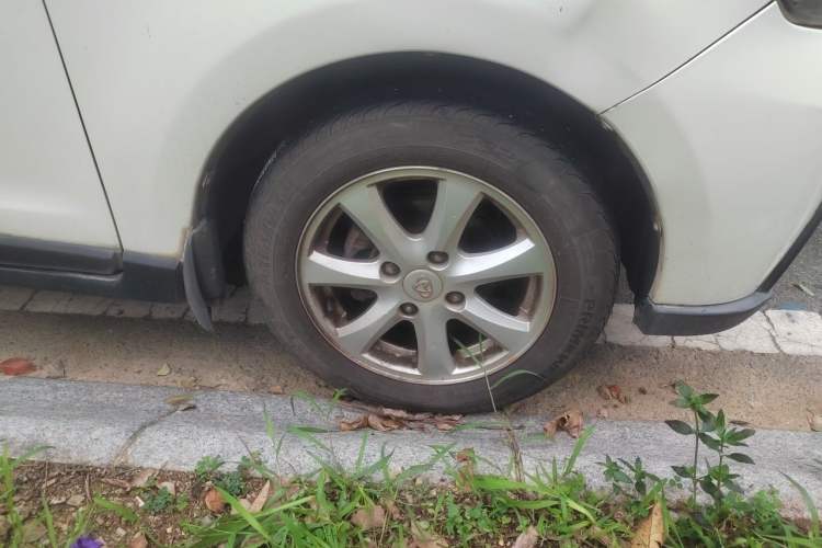 Used CHANGAN KAICHENG Ounuo S 2015 1.5L CNG Model Right Front Wheel Hub