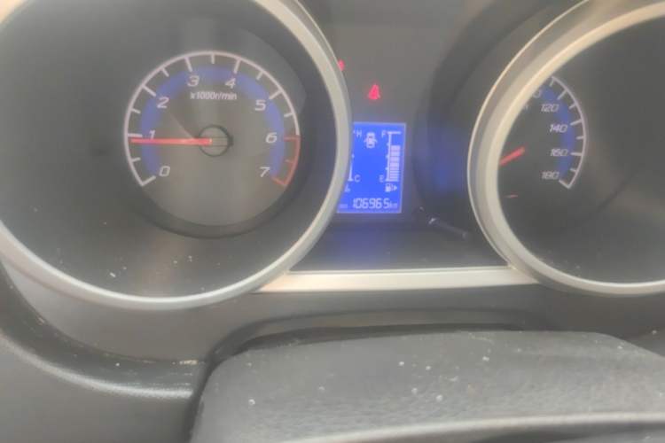 Used CHANGAN KAICHENG Ounuo S 2015 1.5L CNG Model Odometer Close Up