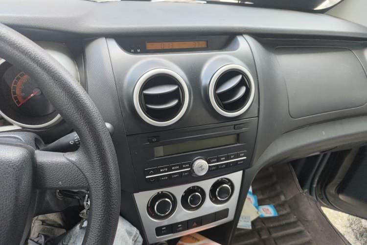 Used CHANGAN KAICHENG Ounuo S 2017 1.5L Ouno S Value Edition EA15-AB Audio And AC Panel
