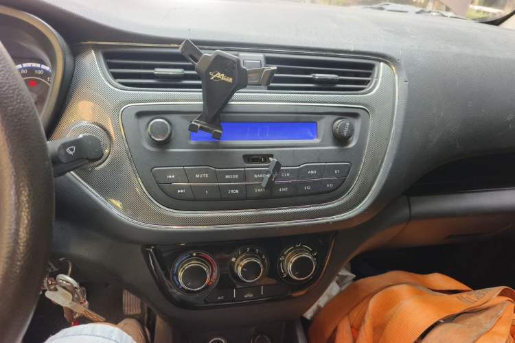 Used CHANGAN KAICHENG Ounuo S 2017 1.5L Ouno S Value Edition EA15-AB Audio And AC Panel