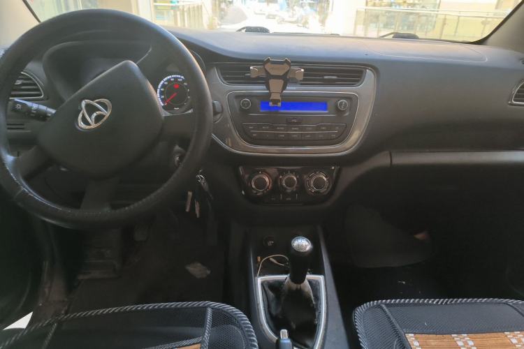 Used CHANGAN KAICHENG Ounuo S 2017 1.5L Ouno S Base Model EA15-AB Center Console