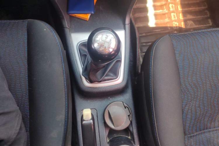 Used CHANGAN KAICHENG Ounuo S 2017 1.5L Jinouno Base Model Gear Lever