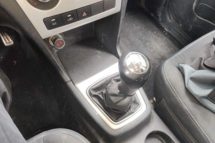 Used CHANGAN KAICHENG Ounuo S 2017 1.5L Jinouno Base Model Gear Lever