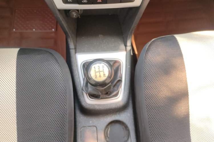 Used CHANGAN KAICHENG Ounuo S 2017 1.5L Base Version Gear Lever