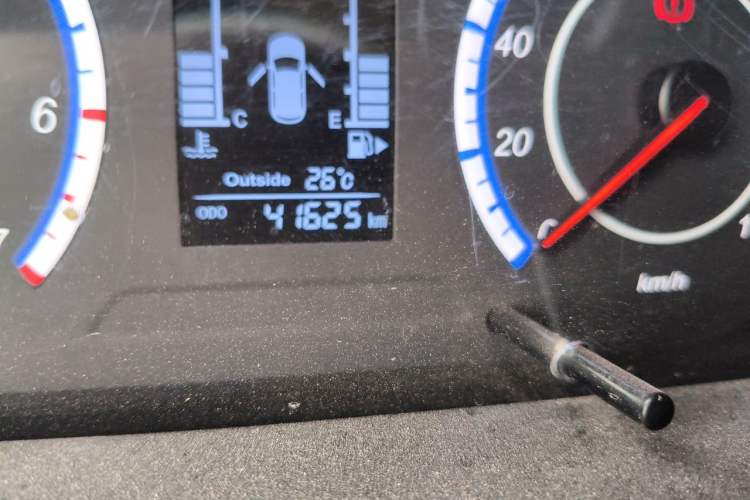 Used CHANGAN KAICHENG Ounuo S 2017 1.5L Ouno S Value Edition EA15-AB Odometer Close Up