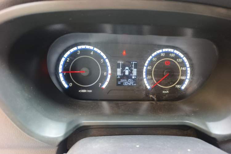 Used CHANGAN KAICHENG Ounuo S 2017 1.5L Ouno S Value Edition EA15-AB Odometer Close Up