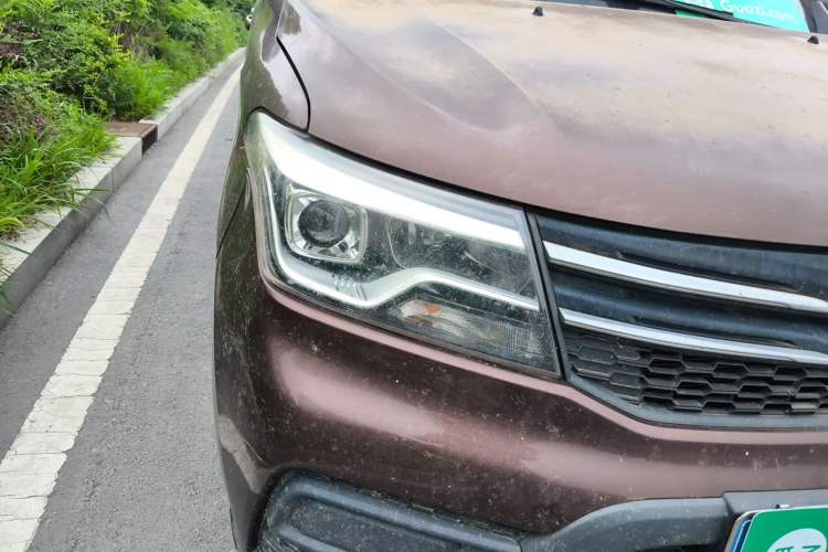 Used CHANGAN KAICHENG Ounuo S 2017 1.5L Ouno S Value Edition EA15-AB Right Front Headlight