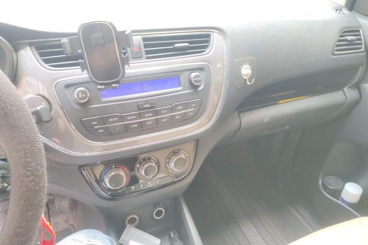 Used CHANGAN KAICHENG Ounuo S 2017 1.5L Ouno S Value Edition EA15-AB Audio And AC Panel