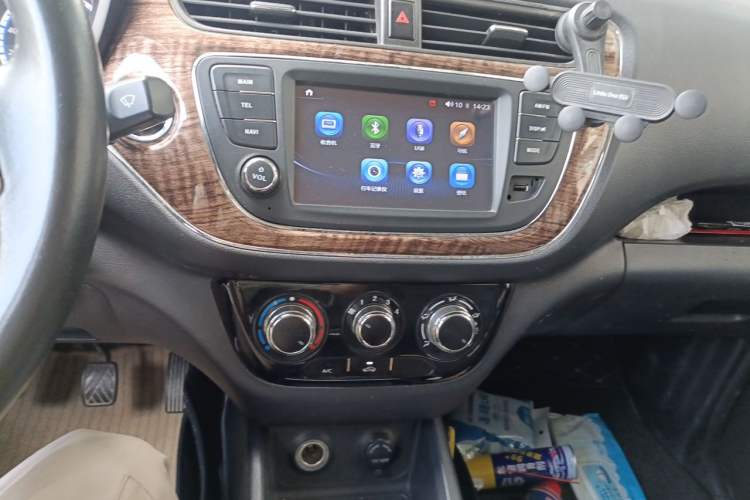 Used CHANGAN KAICHENG Ounuo S 2017 1.5L Ono S Luxury Version EA15-AB Audio And AC Panel