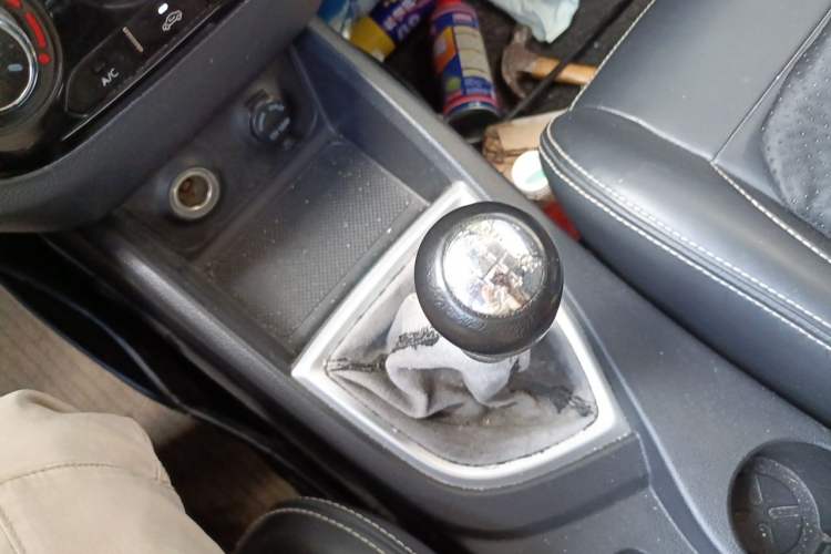 Used CHANGAN KAICHENG Ounuo S 2017 1.5L Ono S Luxury Version EA15-AB Gear Lever