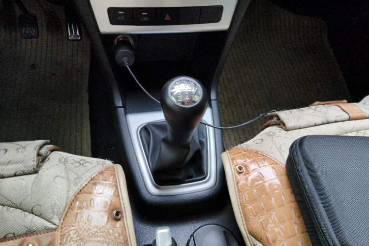 Used CHANGAN KAICHENG Ounuo S 2017 1.5L Jinouno Base Model Gear Lever