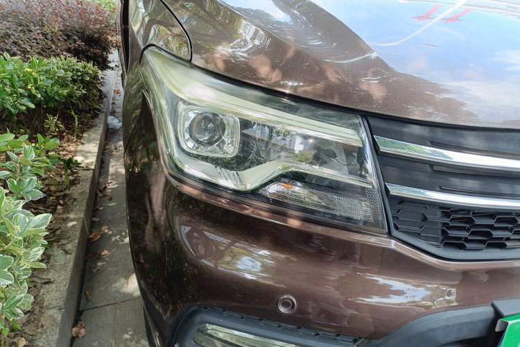 Used CHANGAN KAICHENG Ounuo S 2017 1.5L Ono S Luxury Version EA15-AB Right Front Headlight