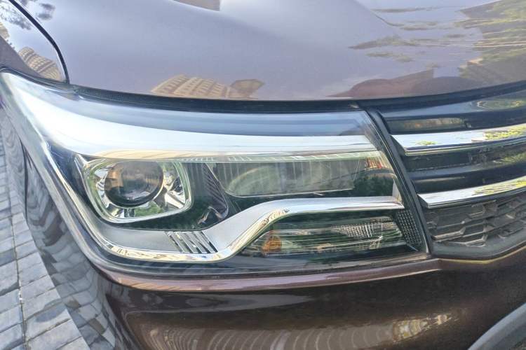 Used CHANGAN KAICHENG Ounuo S 2017 1.5L Ouno S Value Edition EA15-AB Right Front Headlight