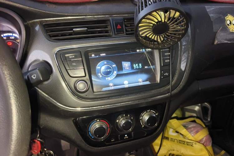 Used CHANGAN KAICHENG Ounuo S 2017 1.5L Ouno S Standard Edition EA15-AB Audio And AC Panel