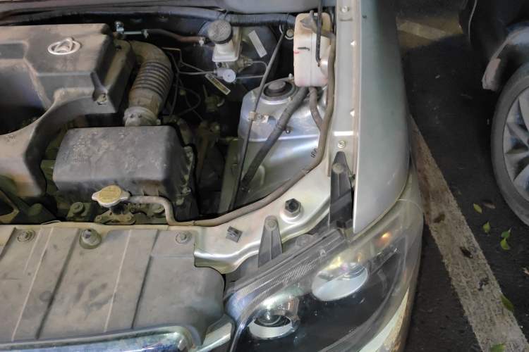 Used CHANGAN KAICHENG Ounuo S 2017 1.5L Base Version Engine Bay Left