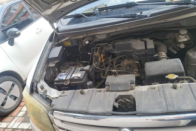 Used CHANGAN KAICHENG Ounuo S 2017 1.5L Base Version Engine Bay Right