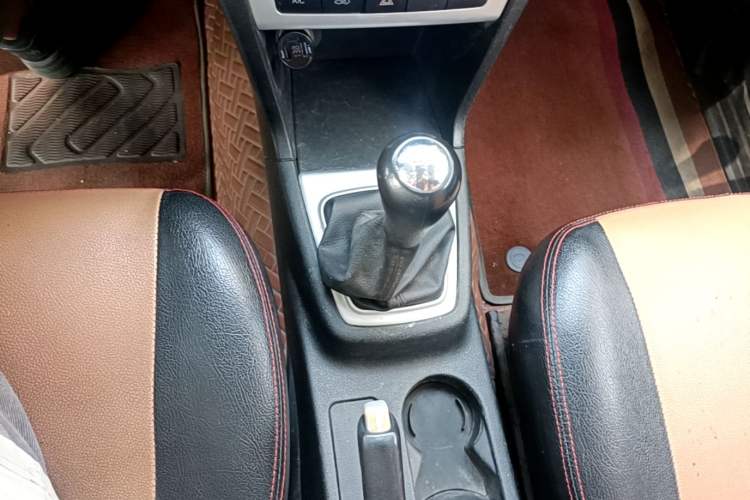 Used CHANGAN KAICHENG Ounuo S 2017 1.5L Base Version Gear Lever