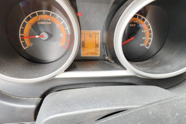 Used CHANGAN KAICHENG Ounuo S 2017 1.5L Base Version Odometer Close Up