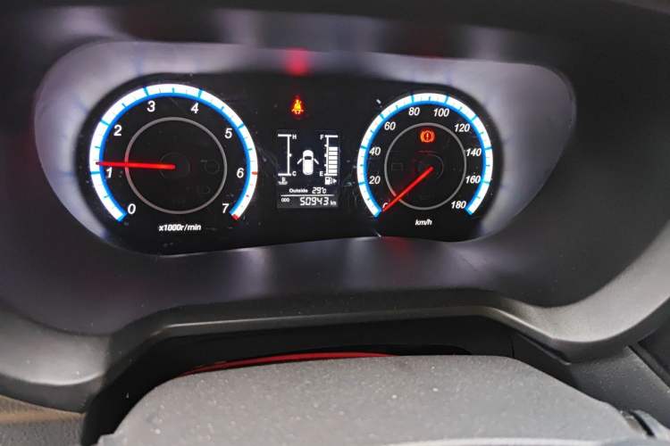 Used CHANGAN KAICHENG Ounuo S 2017 1.5L Ouno S Value Edition EA15-AB Odometer Close Up